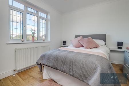 5 bedroom End of terrace house for sale in Linden Leas, West Wickham