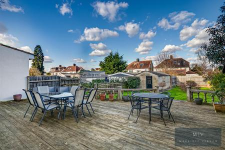 5 bedroom End of terrace house for sale in Linden Leas, West Wickham