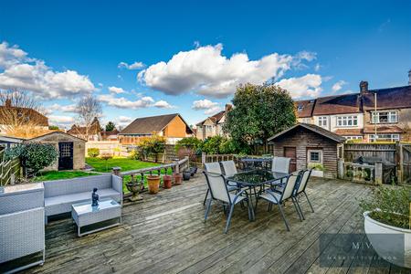 5 bedroom End of terrace house for sale in Linden Leas, West Wickham