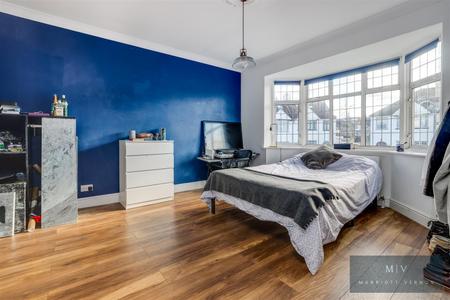 5 bedroom End of terrace house for sale in Linden Leas, West Wickham