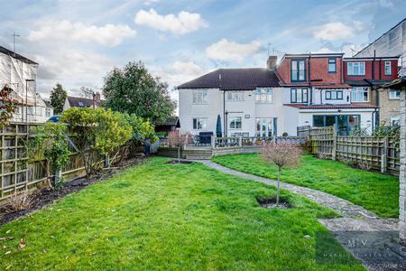 5 bedroom End of terrace house for sale in Linden Leas, West Wickham