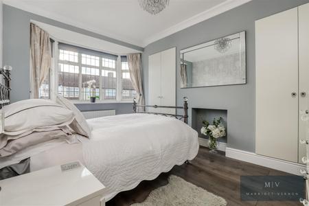 5 bedroom End of terrace house for sale in Linden Leas, West Wickham