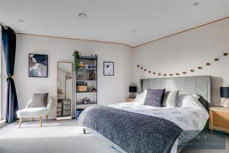 1 bedroom Flat for sale in Lismore Road, South Croydon