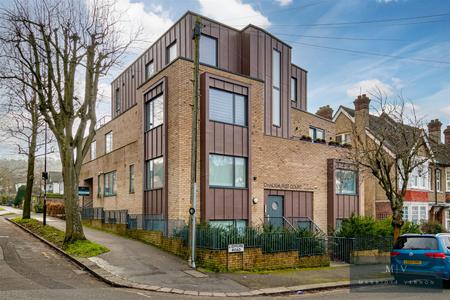 1 bedroom Flat for sale in Lismore Road, South Croydon