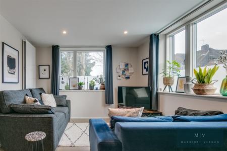 1 bedroom Flat for sale in Lismore Road, South Croydon