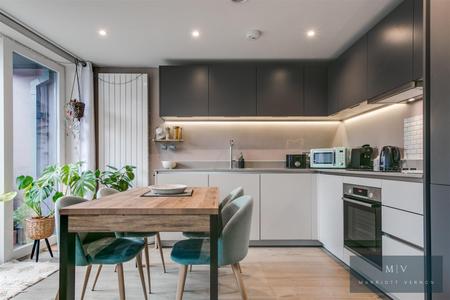 1 bedroom Flat for sale in Lismore Road, South Croydon