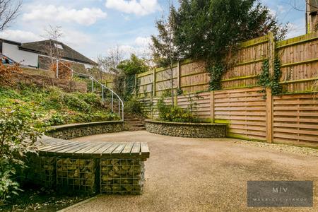 1 bedroom Flat for sale in Lismore Road, South Croydon