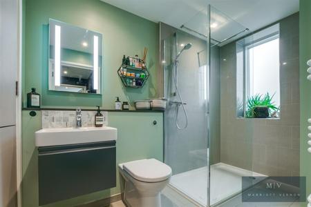 1 bedroom Flat for sale in Lismore Road, South Croydon