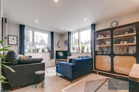 1 bedroom Flat for sale in Lismore Road, South Croydon