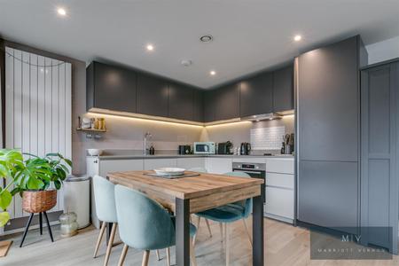 1 bedroom Flat for sale in Lismore Road, South Croydon
