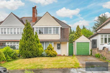 3 bedroom Semi-detached house for sale in Crest Road, South Croydon