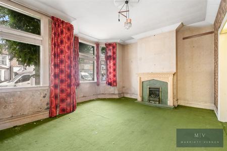 3 bedroom Terraced House for sale in Brighton Road, South Croydon