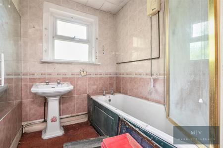 3 bedroom Terraced House for sale in Brighton Road, South Croydon