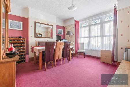 3 bedroom Flat for sale in Alton Road, Croydon