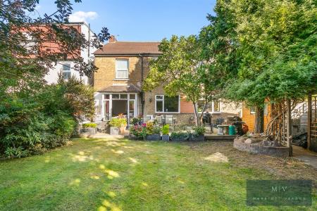3 bedroom Flat for sale in Alton Road, Croydon