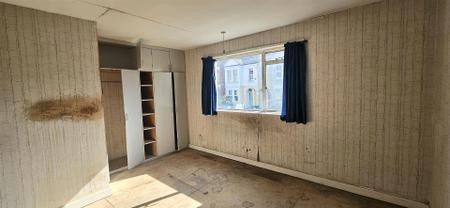 3 bedroom Detached house for sale in Grange Park Road, Thornton Heath