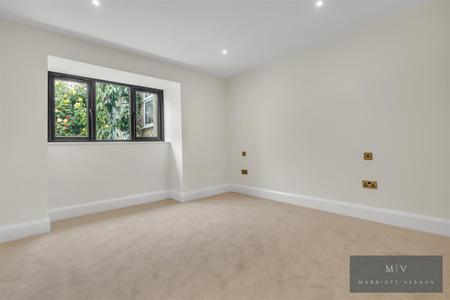 3 bedroom Semi-detached bungalow for sale in Croham Mount, South Croydon
