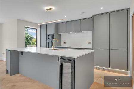 3 bedroom Semi-detached bungalow for sale in Croham Mount, South Croydon