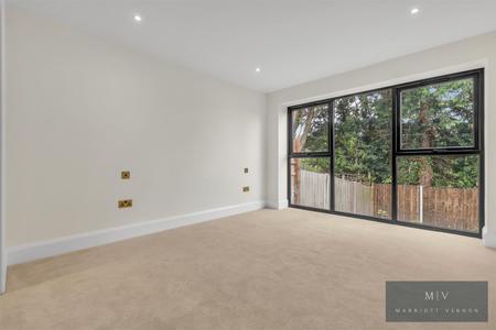 3 bedroom Semi-detached bungalow for sale in Croham Mount, South Croydon