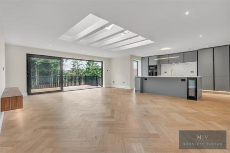 3 bedroom Semi-detached bungalow for sale in Croham Mount, South Croydon