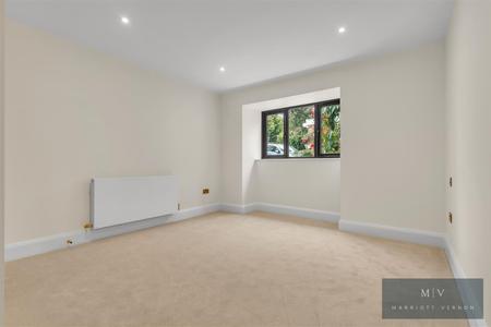 3 bedroom Semi-detached bungalow for sale in Croham Mount, South Croydon