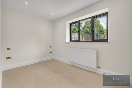 3 bedroom Semi-detached bungalow for sale in Croham Mount, South Croydon