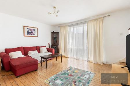 2 bedroom Flat for sale in Leyburn Gardens, Croydon