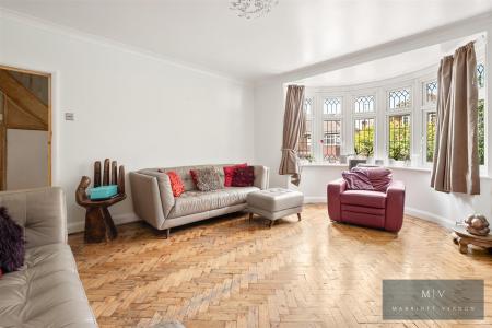 5 bedroom Semi-detached house for sale in Ingham Road, South Croydon