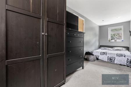 5 bedroom Semi-detached house for sale in Ingham Road, South Croydon