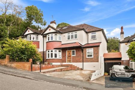 5 bedroom Semi-detached house for sale in Ingham Road, South Croydon