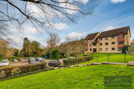 1 bedroom Flat for sale in Nottingham Road, South Croydon
