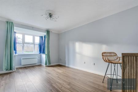 1 bedroom Flat for sale in Nottingham Road, South Croydon