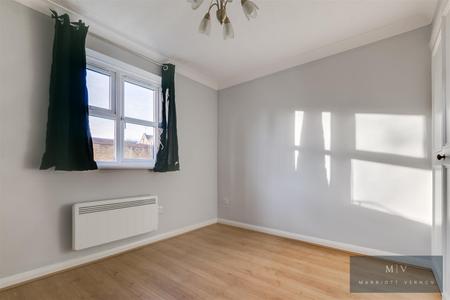 1 bedroom Flat for sale in Nottingham Road, South Croydon
