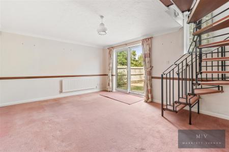 2 bedroom Semi-detached house for sale in Hazel Close, Croydon