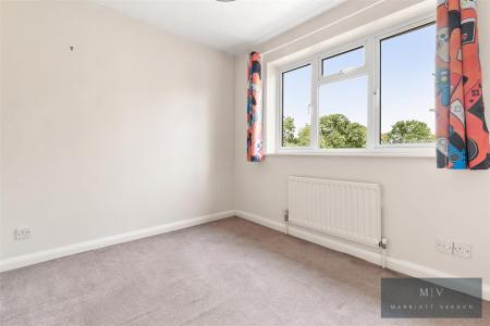 2 bedroom Semi-detached house for sale in Hazel Close, Croydon