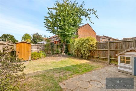 2 bedroom Semi-detached house for sale in Hazel Close, Croydon