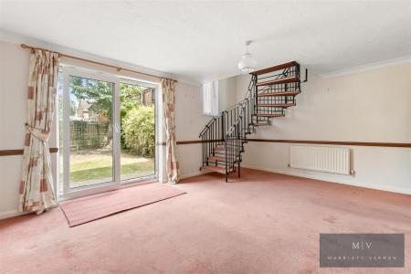 2 bedroom Semi-detached house for sale in Hazel Close, Croydon