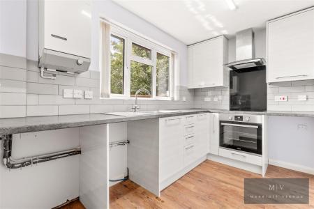 2 bedroom Semi-detached house for sale in Hazel Close, Croydon