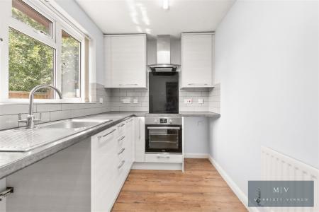 2 bedroom Semi-detached house for sale in Hazel Close, Croydon