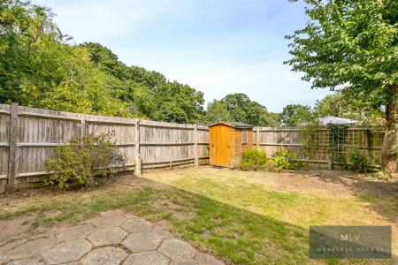 2 bedroom Semi-detached house for sale in Hazel Close, Croydon