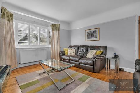 3 bedroom Terraced House for sale in Brockenhurst Way, London