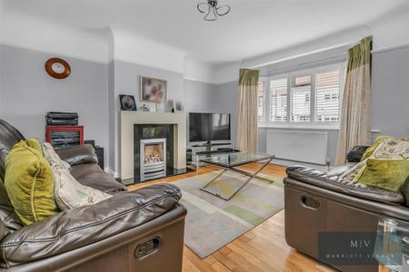 3 bedroom Terraced House for sale in Brockenhurst Way, London
