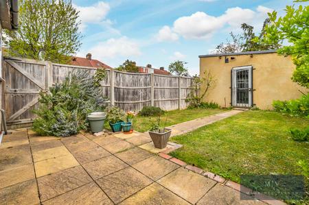 3 bedroom Terraced House for sale in Brockenhurst Way, London