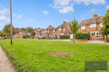 3 bedroom Semi-detached house for sale in Rawlins Close, South Croydon