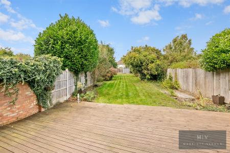 3 bedroom Semi-detached house for sale in Rawlins Close, South Croydon