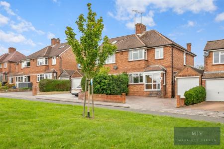 3 bedroom Semi-detached house for sale in Rawlins Close, South Croydon