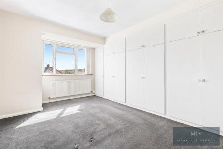 3 bedroom Semi-detached house for sale in Rawlins Close, South Croydon