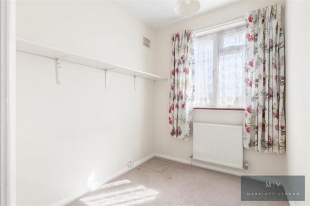 3 bedroom Semi-detached house for sale in Rawlins Close, South Croydon