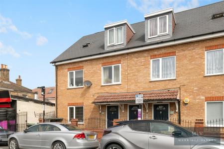 2 bedroom Flat for sale in Bynes Road, South Croydon