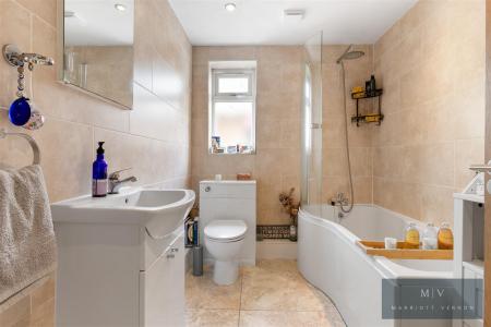 2 bedroom Flat for sale in Bynes Road, South Croydon